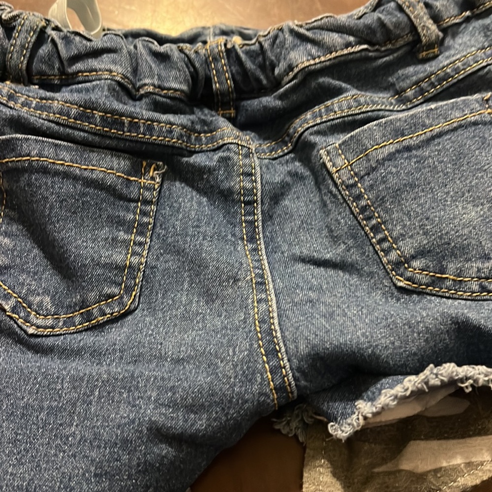Have camo pockets - Picture 3 of 4